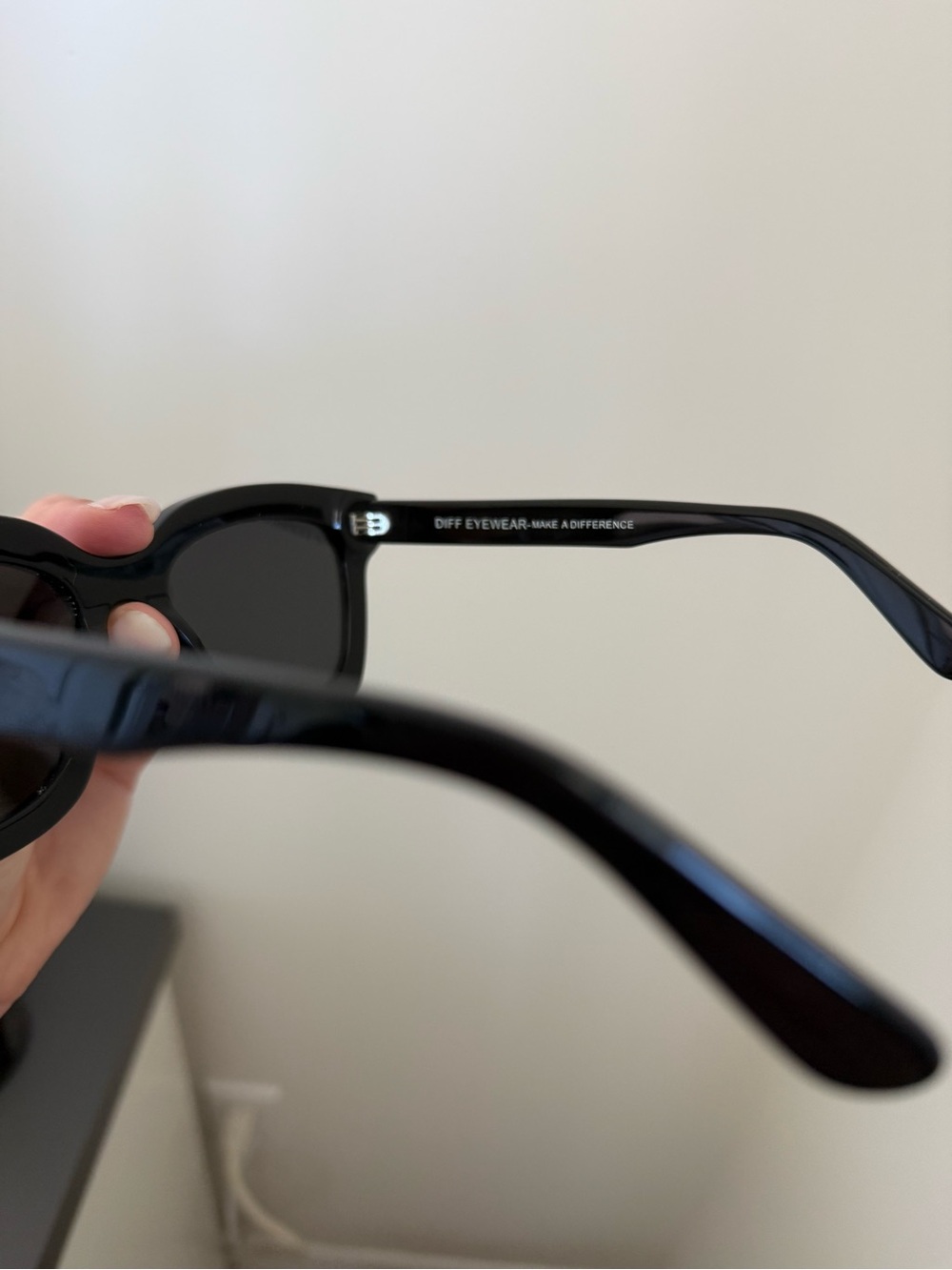 Diff Carson Sunglasses - Picture 3 of 7